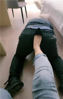 图片[13]_【绝美兔女王】跪舔裸足/转胯骑马/高跟踩踏_绳艺库视频下载