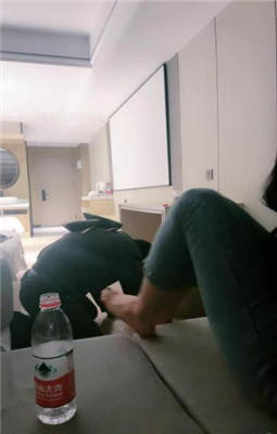 图片[4]_【绝美兔女王】跪舔裸足/转胯骑马/高跟踩踏_绳艺库视频下载