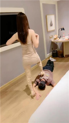 图片[14]_【浅夏大大】皮靴掌控/气味控制/人体除臭【下】_绳艺库视频下载