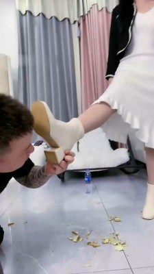 图片[3]_【麋鹿银儿】双模特S-鞋底喂食/强制圣水/高跟踩踏_绳艺库视频下载