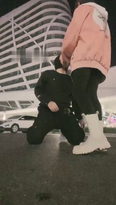 图片[4]_【萱萱子】户外公开处刑犯错的家奴_绳艺库视频下载