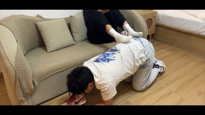 图片[6]_【无双工作室】素人系列二：给素人舔鞋底，鞋底喂食_绳艺库视频下载