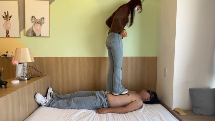 【无双sama】04年小主日常脏鞋白袜踩踏_绳艺库视频下载