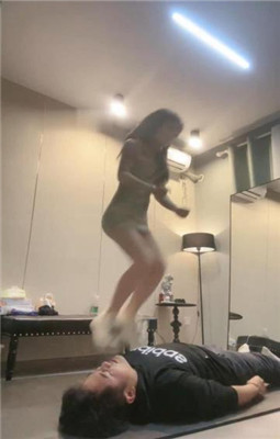 图片[13]_【伊楠】艺术调-惩戒打手心/高跟踩踏/裸足插嘴踩脸_绳艺库视频下载