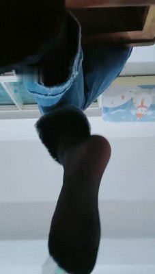 【可可黎黎子】近距离原味鞋袜jio恋足舔_绳艺库视频下载