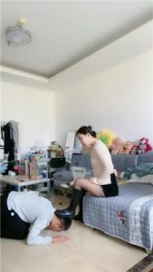 【嘉文】长靴重度踢踹/人体烟灰缸/耳光_绳艺库视频下载