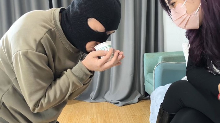 图片[5]_【女神学院·肉肉Rose】威逼利诱喝圣水_绳艺库视频下载