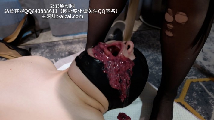 图片[9]_足底亲妈给贱狗制作狗粮喂食，呕吐物和攒了两天的超浓圣水羞辱_绳艺库视频下载