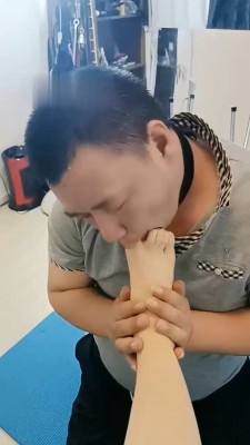 图片[6]_【深圳乐乐】脚趾夹鼻/白袜jio捂脸/鞋插嘴/胯下辱_绳艺库视频下载