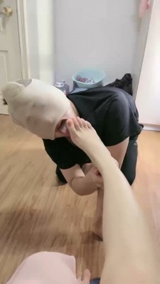 图片[5]_【糯米姐姐】sp/踩狗头/舔原味jio/伺候洗脚_绳艺库视频下载