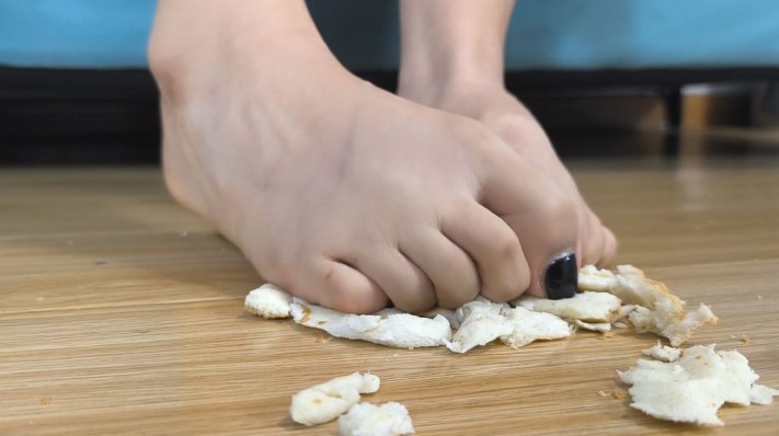 图片[3]_【女神学院·肉肉Rose】玉足三明治_绳艺库视频下载