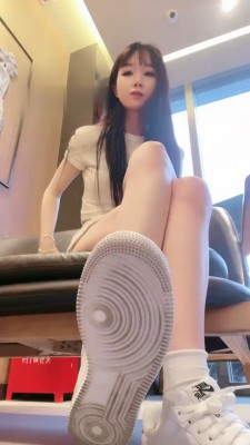 图片[3]_【樱桃大大】户外偶遇粉丝白鞋虐_绳艺库视频下载