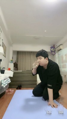 图片[6]_【不期而遇】胶皮头套闻袜香/胶带勒脖/吃呕吐物_绳艺库视频下载