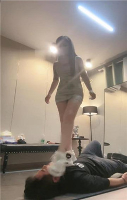 图片[8]_【伊楠】艺术调-惩戒打手心/高跟踩踏/裸足插嘴踩脸_绳艺库视频下载