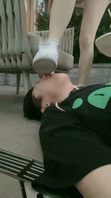 图片[9]_【樱桃大大】户外偶遇粉丝白鞋虐_绳艺库视频下载