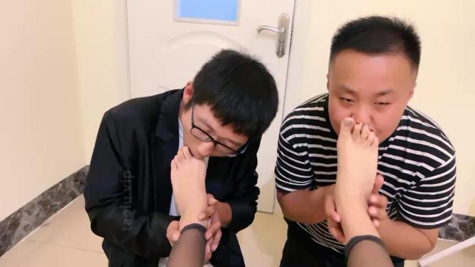 【孤傲女帝】双奴-舔脚/奴下奴抽耳光/sp/口水深喉/圣水_绳艺库视频下载