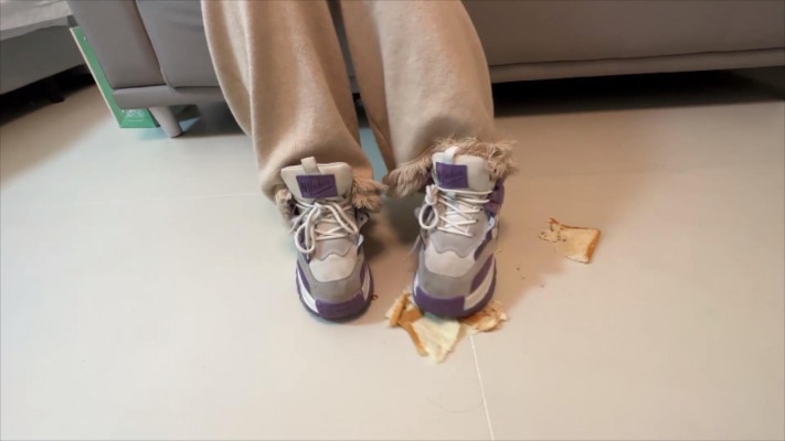 图片[2]_【无双工作室】来自职业S学姐的调教，踩食物喂食闻袜子_绳艺库视频下载