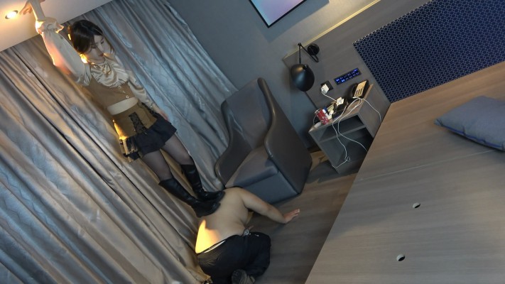 图片[6]_【领主老大】平底靴体罚折磨贱狗，踩脖子窒息_绳艺库视频下载