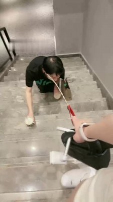 【樱桃大大】户外偶遇粉丝白鞋虐_绳艺库视频下载