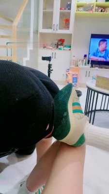 图片[3]_【Rina】运动鞋白棉袜踩踏虐乳_绳艺库视频下载