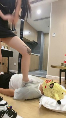 图片[7]_【陈甜女帝】重度连环提档/船袜脚踩踏_绳艺库视频下载