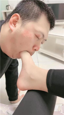 图片[11]_【萱萱子】舔脏鞋/闻白袜肉丝脚_绳艺库视频下载