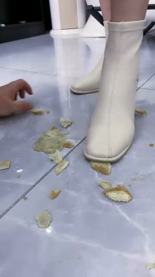 图片[11]_【麋鹿银儿】双模特S-鞋底喂食/强制圣水/高跟踩踏_绳艺库视频下载