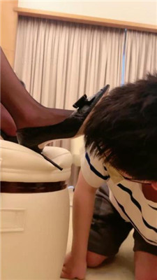 图片[19]_【丹祖宗】黑丝高跟踩狗磕头/转胯/原味jio狂舔_绳艺库视频下载