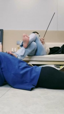 图片[4]_【小羊】鞭打/耳光抽/裸足踩/转胯_绳艺库视频下载