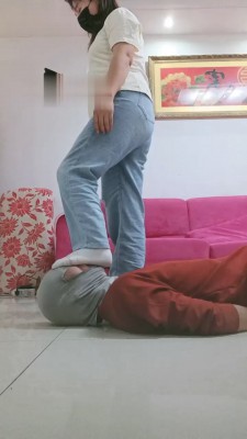 图片[3]_【嗯哼】深喉窒息/拖鞋耳光/吃圣水泡饼干_绳艺库视频下载