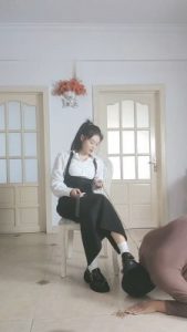 【夏S】被大学生S重度虐打【双视角版】_绳艺库视频下载