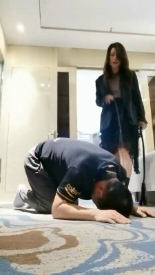 图片[3]_【琴魔】伺候主人沐足-喝洗脚水-鞭打_绳艺库视频下载