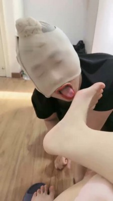 图片[3]_【糯米姐姐】sp/踩狗头/舔原味jio/伺候洗脚_绳艺库视频下载