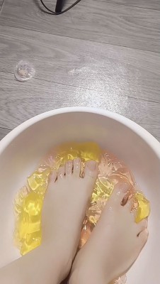 图片[4]_『红颜榜』小狐狸烟丝口水诱惑舔脚pov踩果冻_绳艺库视频下载