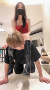 【妲己】高跟长靴踩/转胯/闻白袜/喝圣水/脚插嘴_绳艺库视频下载