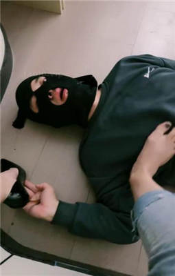 图片[11]_【绝美兔女王】跪舔裸足/转胯骑马/高跟踩踏_绳艺库视频下载