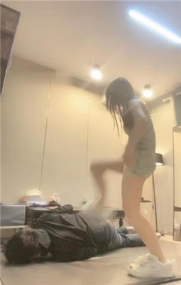 图片[16]_【伊楠】艺术调-惩戒打手心/高跟踩踏/裸足插嘴踩脸_绳艺库视频下载