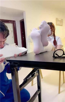 图片[10]_【雯雯】骚货同学闻同班女同学的臭袜子_绳艺库视频下载