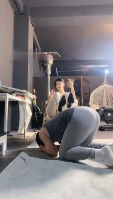 【冰诺】长靴踩脚垫/舔高跟/提档/掐乳_绳艺库视频下载