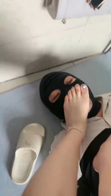 图片[4]_【木子大大】伺候洗脚/吮吸脚趾_绳艺库视频下载