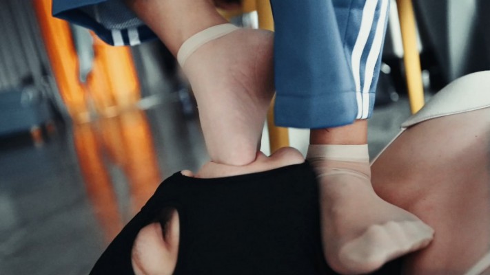 【芊芊】校服臭肉丝深喉虐裆_绳艺库视频下载