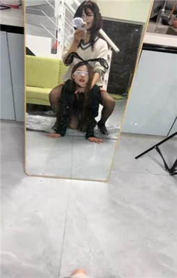 图片[4]_【橙宝】母畜-下跪发骚/闻舔黑丝高跟/掐脖/喝圣水_绳艺库视频下载