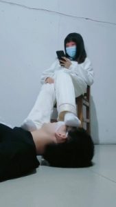 【可可黎黎子】素人学生主-白袜裸足踩脚垫_绳艺库视频下载