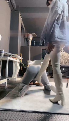 图片[3]_【冰诺】长靴踩脚垫/舔高跟/提档/掐乳_绳艺库视频下载