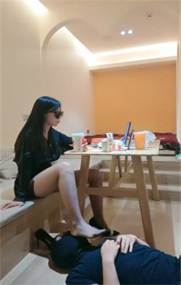 图片[4]_【稚惜】桌底伺候主人就餐-恋足舔-狗笼喂食_绳艺库视频下载