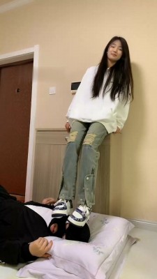 图片[7]_【精神小妹】6S学生主-重度全体重踩/踢踹_绳艺库视频下载