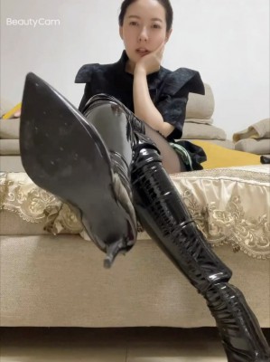 【彼岸花】靴子羞辱诱惑榨金，榨干全家_绳艺库视频下载