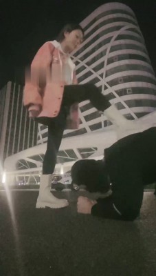 图片[2]_【萱萱子】户外公开处刑犯错的家奴_绳艺库视频下载