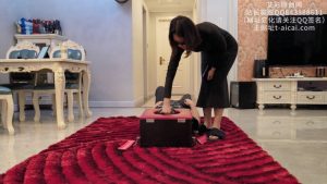 【初见】黑裙超长时间坐脸/囚禁箱/呼吸控制/颜面骑乘_绳艺库视频下载