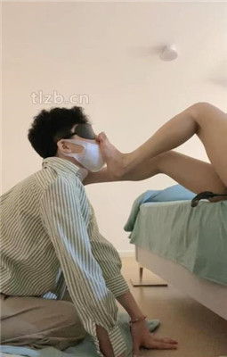 【白雪祖宗】跪舔裸足/人肉坐垫_绳艺库视频下载